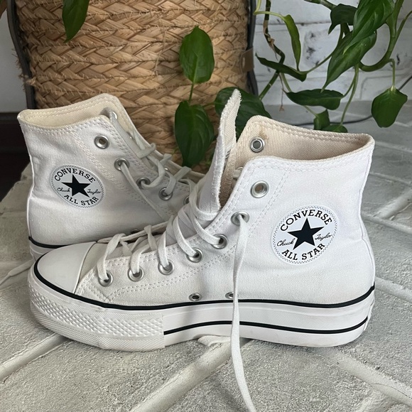 Women Converse Chuck Taylor All Star Lift Platform High Hi Top Size 7 - Picture 1 of 13